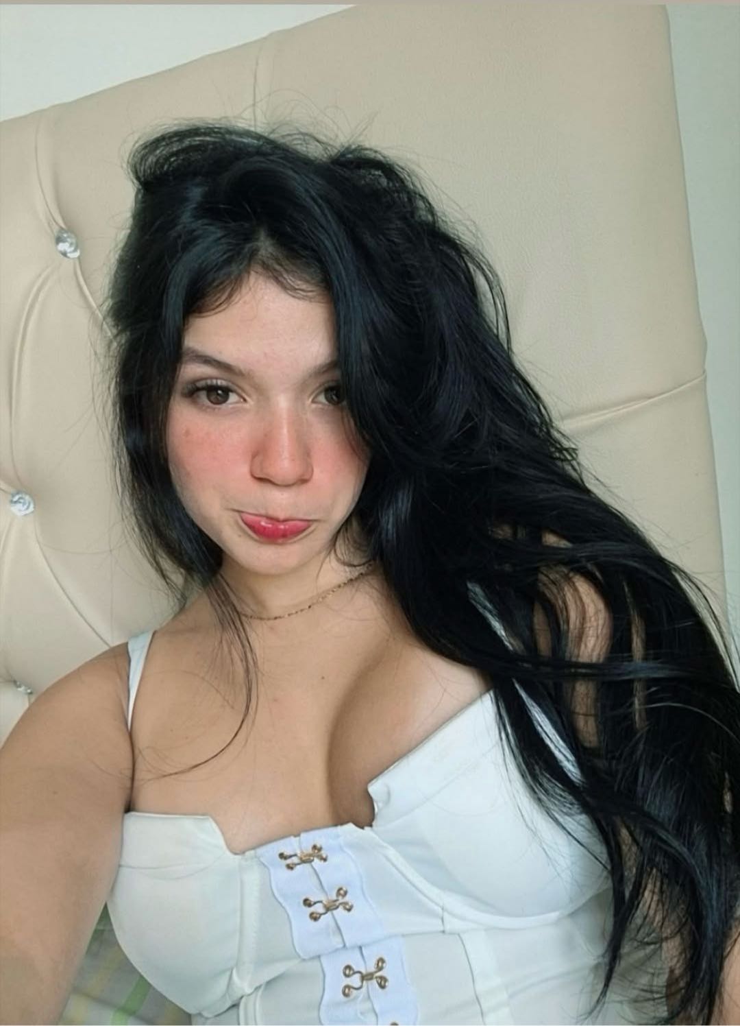adult video chat — Jimena glamour portrait