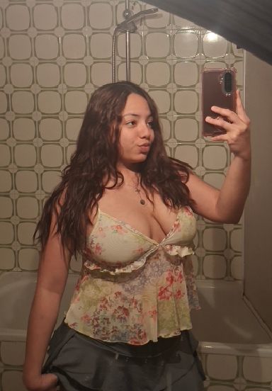 how camchatmate works — Kiari live on cam