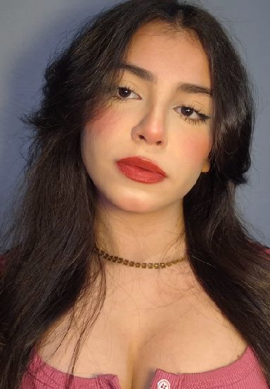 video call live now — Annie studio portrait