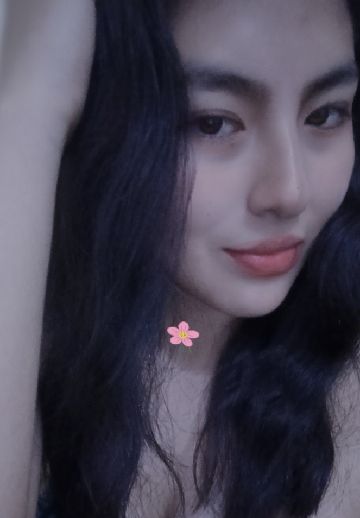 18+ video chat — Mar soft-light portrait