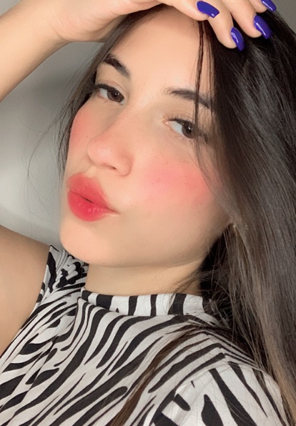 what is cam chat — Sara live on camera