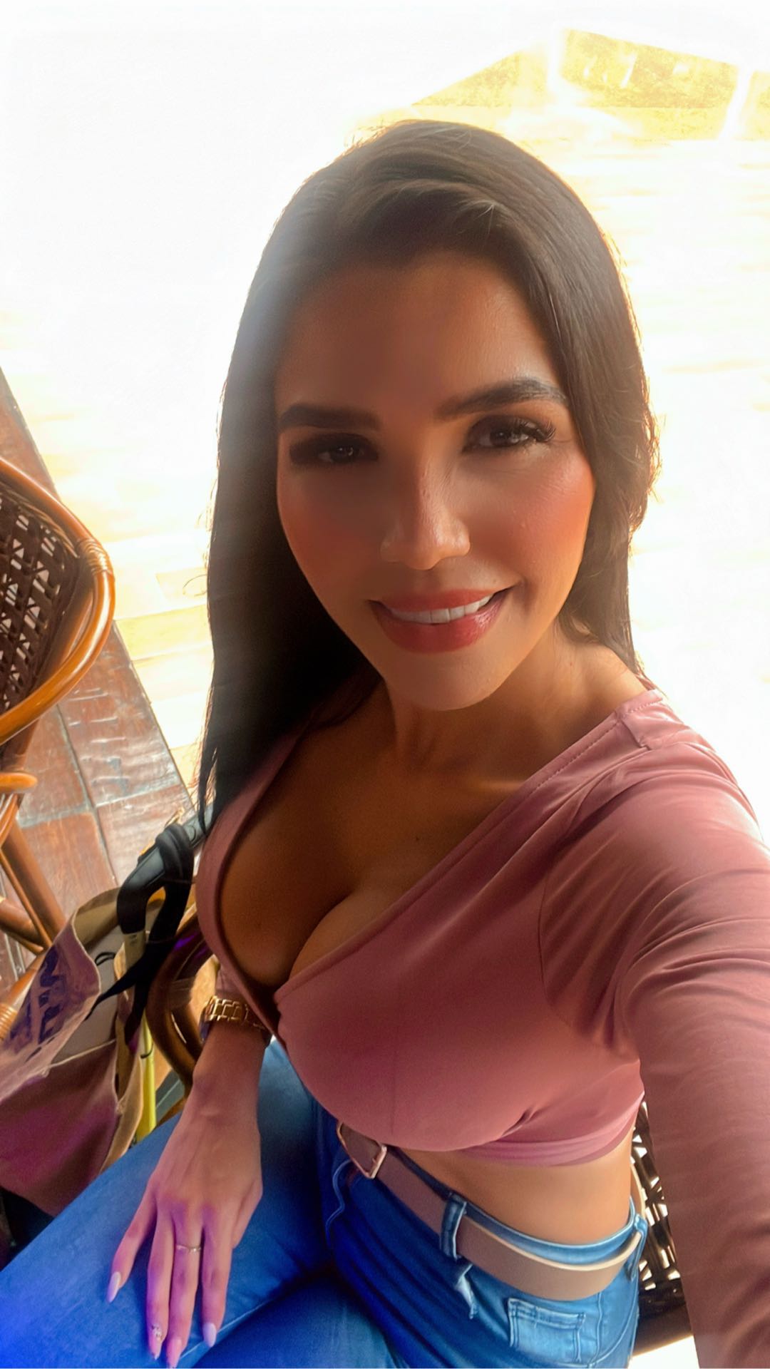 live cam chat online now — Sabri smiling at a café