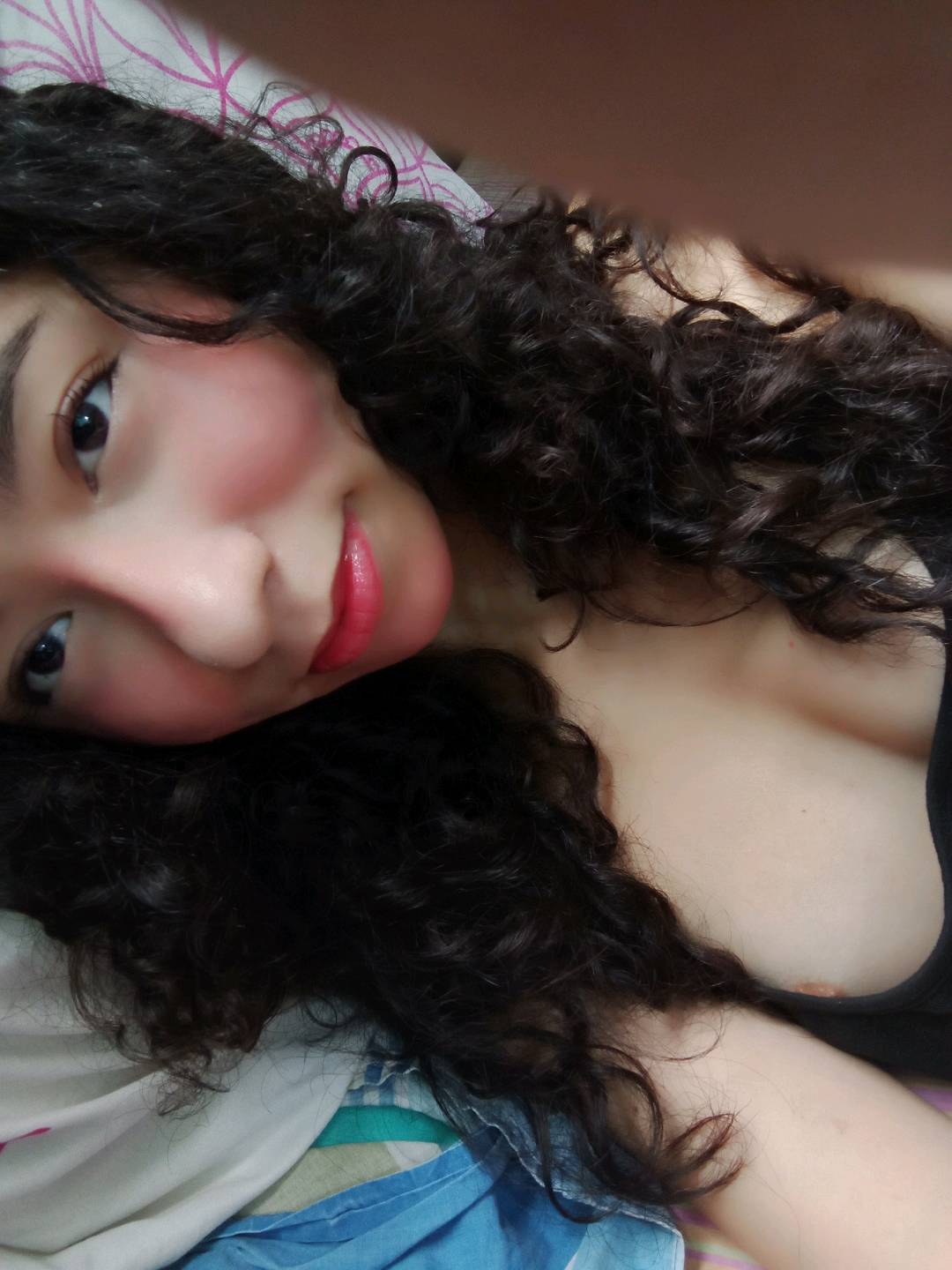 random video chat with girls — Aleja candid low-light shot